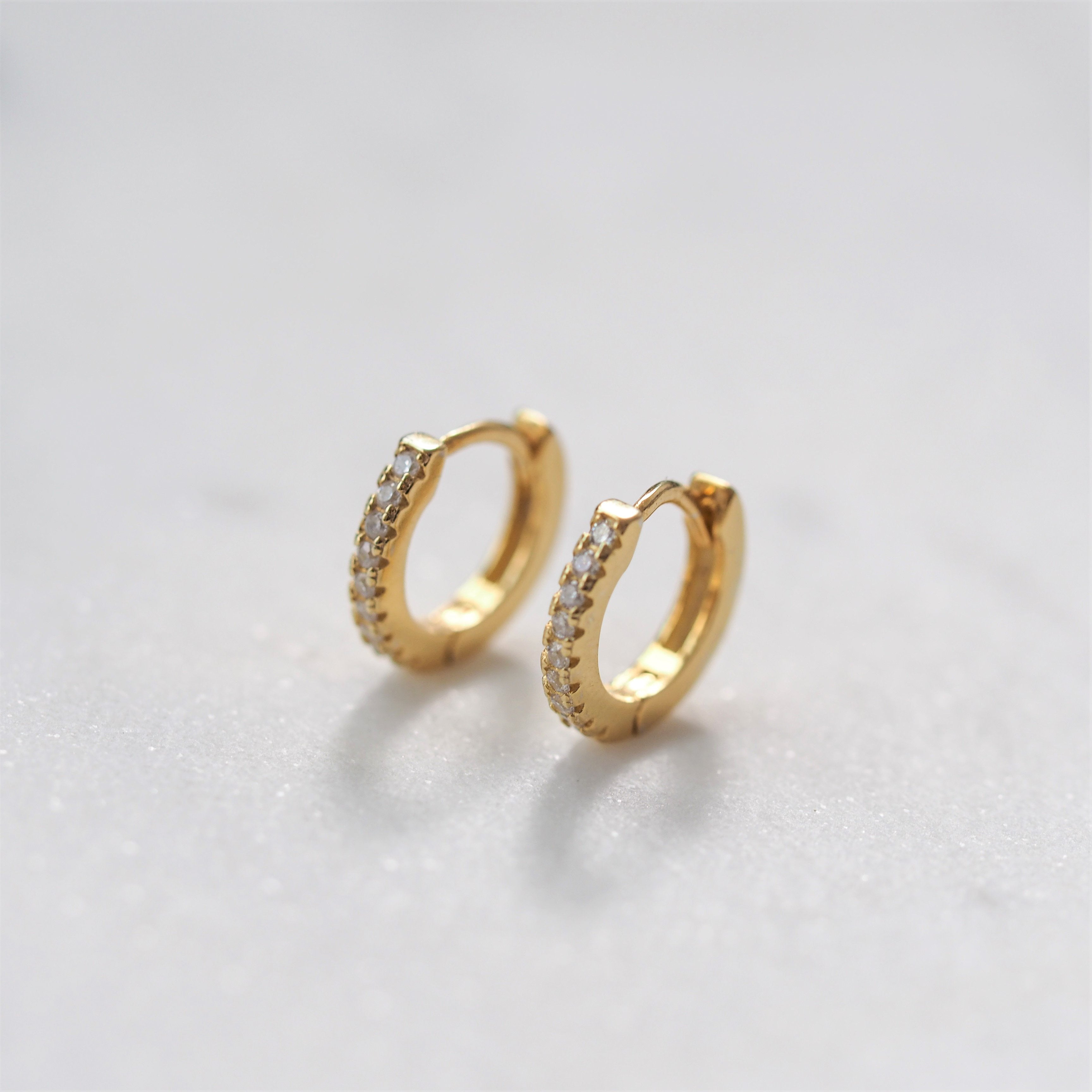 Halo Huggie Earrings - Gold